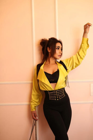 CHIC IN JACKET