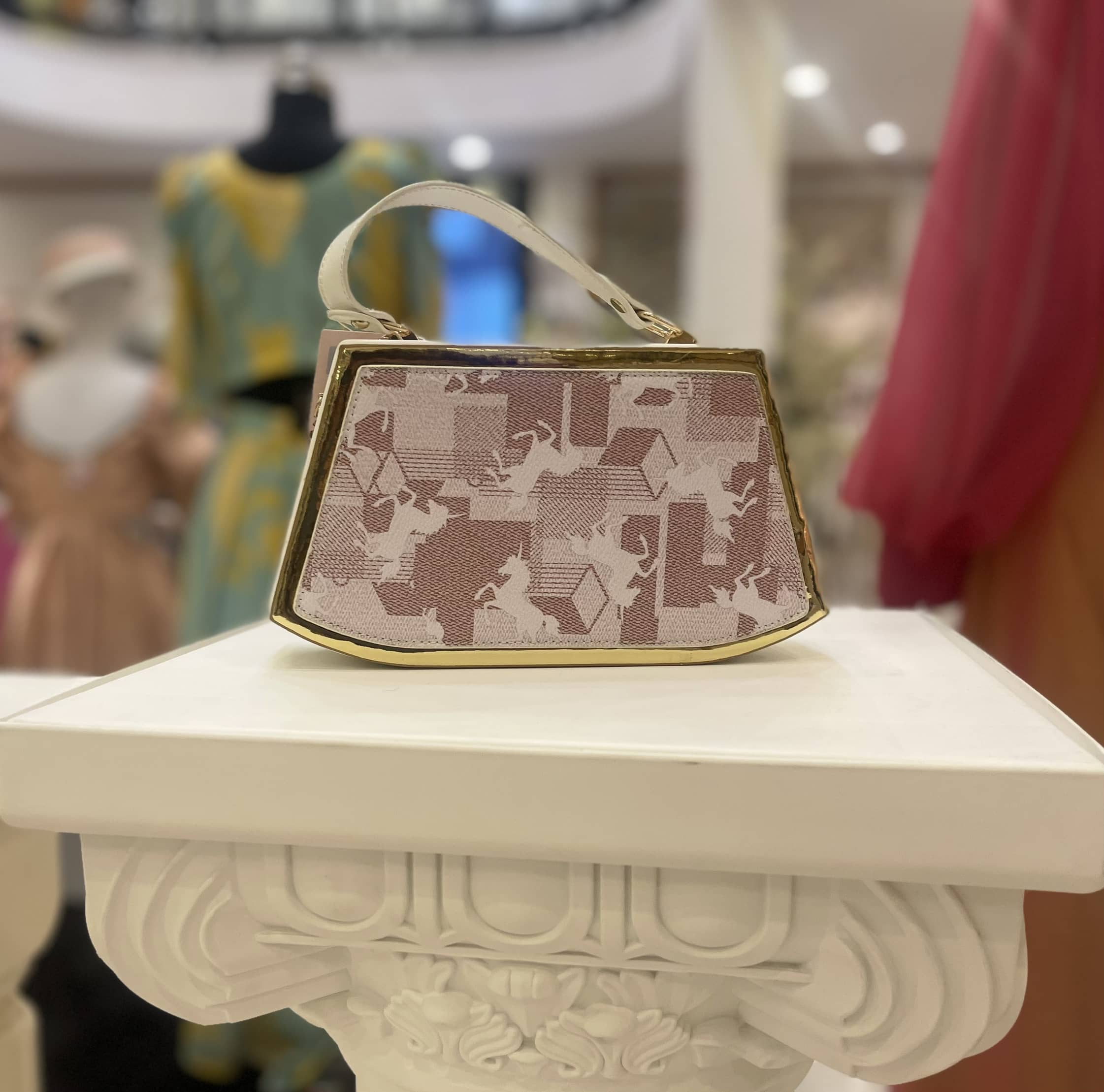 PINK HANDBAG DELIGHT