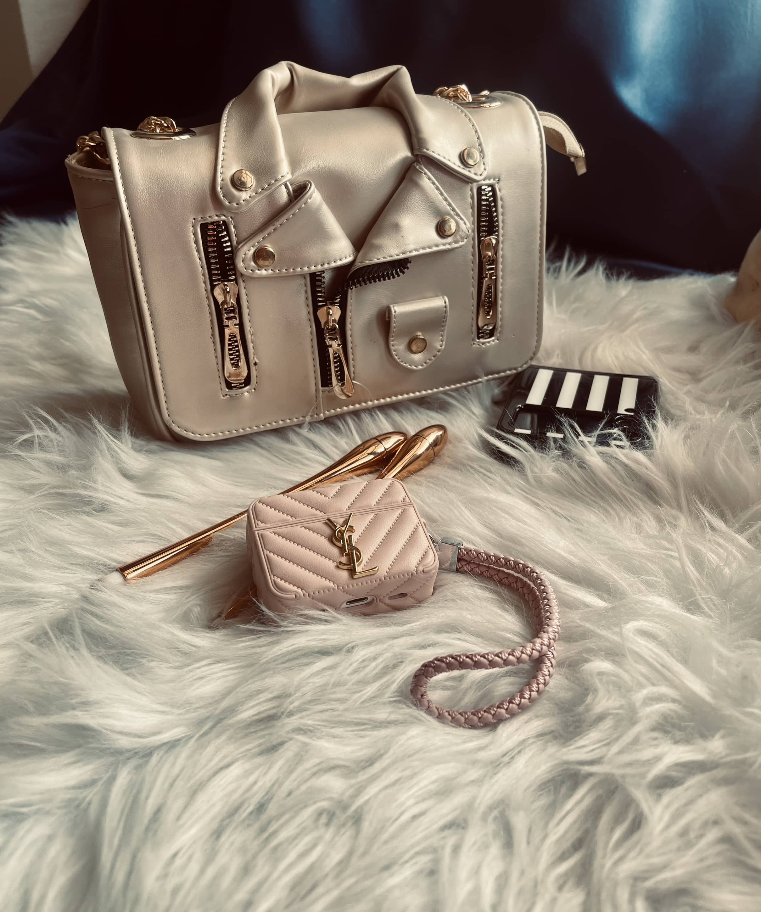 COLLARED UP BAG