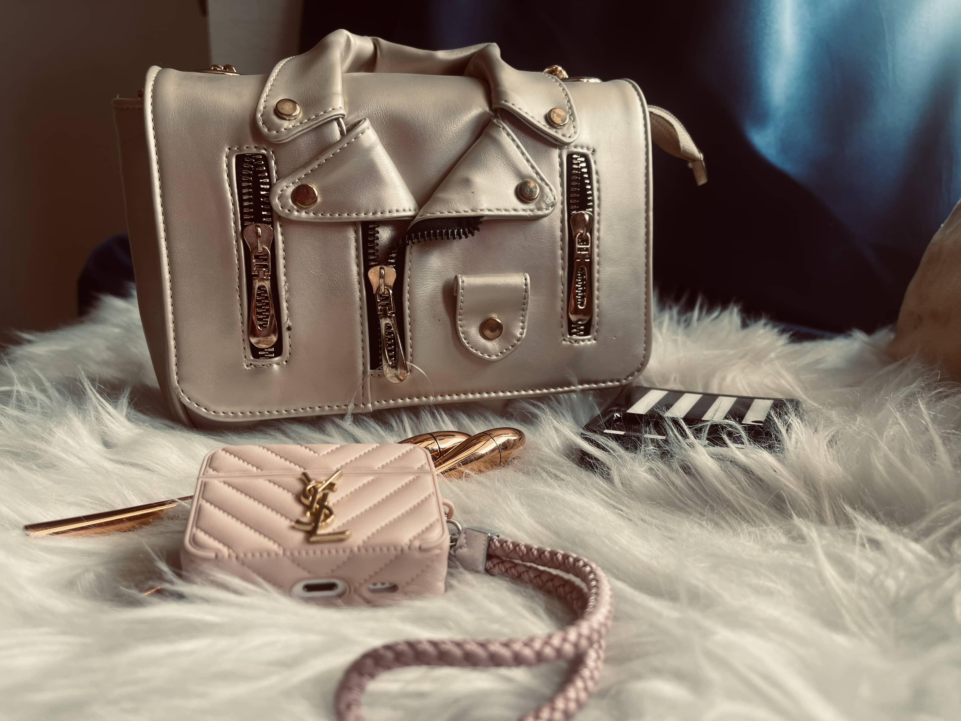 COLLARED UP BAG