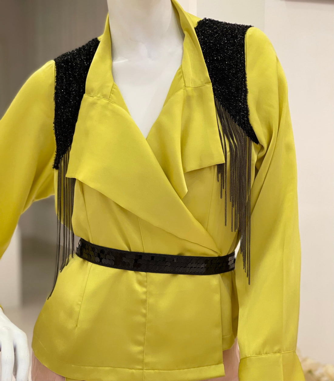CHIC IN JACKET